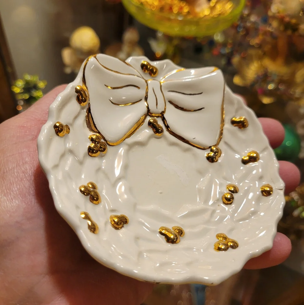 Duo of Vintage Wreath Trinket Dishes ~ 1960s Hobbyist ~ Candle Holder Trinkets